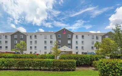 Photo 2 - Studio 6 Extended Stay Fort Myers FL