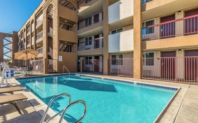 Photo 2 - Days Inn by Wyndham Chula Vista/San Diego