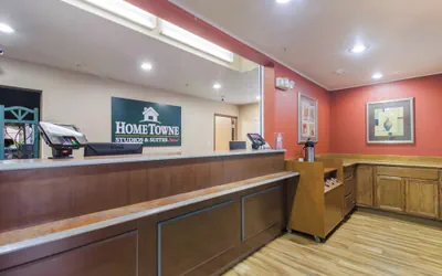 Photo 3 - HomeTowne Studios & Suites by Red Roof Bentonville