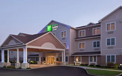 Photo 2 - Holiday Inn Express Hotel & Suites Tilton - Lakes Region by IHG