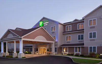 Photo 2 - Holiday Inn Express Hotel & Suites Tilton - Lakes Region by IHG