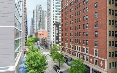 Photo 2 - Hotel Felix River North/Magnificent Mile