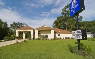 Photo 2 - Americas Best Value Inn DeRidder