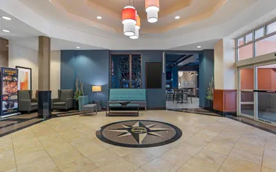 Photo 4 - Drury Inn & Suites Baton Rouge