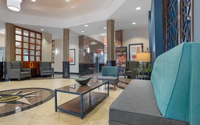Photo 3 - Drury Inn & Suites Baton Rouge