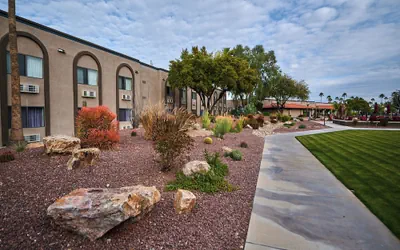 Photo 2 - Voyager Resort Inn