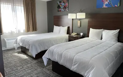 Photo 4 - Voyager Resort Inn
