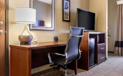 Photo 5 - Comfort Suites Jonesboro University Area