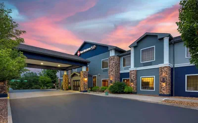 Photo 2 - Best Western Plus Victor Inn & Suites
