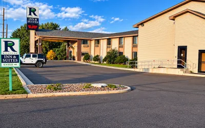 Richland Inn & Suites