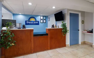 Photo 2 - Days Inn by Wyndham Montgomery I-85
