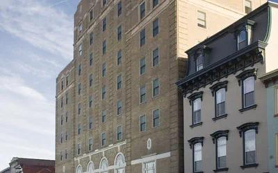 Photo 2 - Grand Eastonian Hotel & Suites