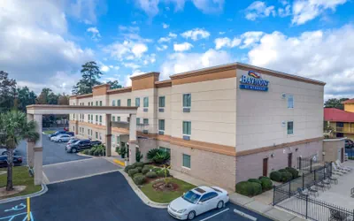 Photo 2 - Baymont by Wyndham Savannah I-95