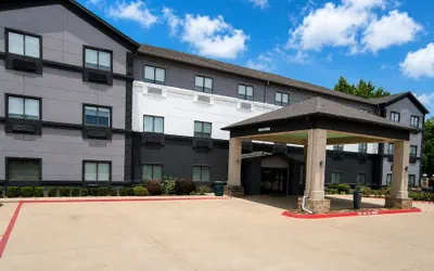 Photo 2 - Garner Hotel Tyler Southwest by IHG
