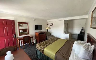 Photo 5 - Americas Best Value Inn Hanford