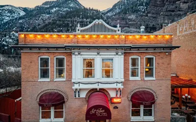 St. Elmo Hotel