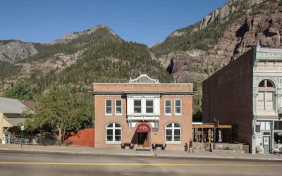Photo 2 - St. Elmo Hotel