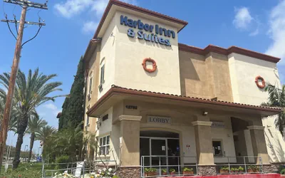 Photo 2 - Harbor Inn & Suites