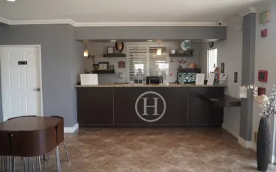 Photo 4 - Harbor Inn & Suites