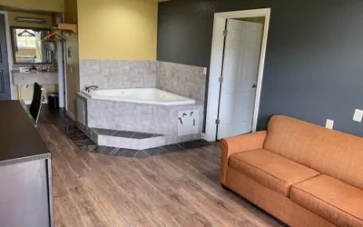 Photo 4 - Woodridge Inn and Suites