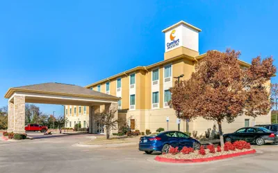 Photo 2 - Comfort Inn & Suites Van Buren - Fort Smith