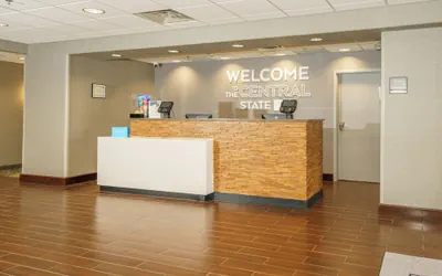 Photo 2 - Hampton Inn Garden City
