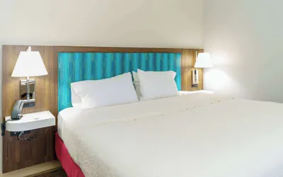 Photo 3 - Hampton Inn Garden City