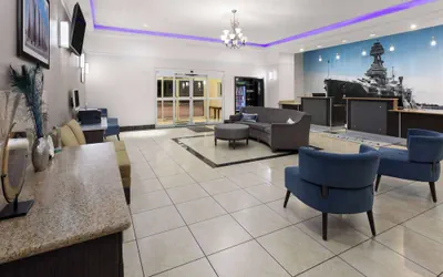 Photo 4 - La Quinta Inn & Suites by Wyndham Deer Park