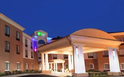 Photo 2 - Holiday Inn Express & Suites Akron Regional Airport Area by IHG