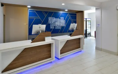 Photo 4 - Holiday Inn Express & Suites Carthage by IHG