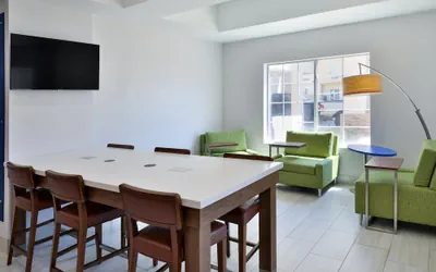 Photo 3 - Holiday Inn Express & Suites Carthage by IHG