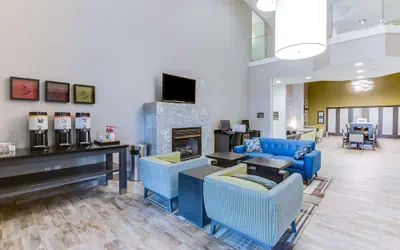Photo 4 - Hampton Inn White House