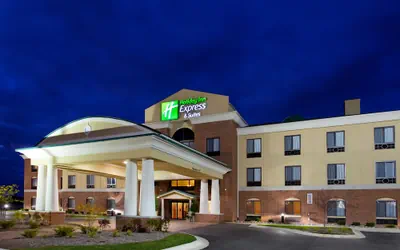 Photo 2 - Holiday Inn Express Hotel & Suites Bay City by IHG