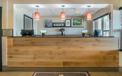 Photo 3 - Country Inn & Suites by Radisson, Rossford - Toledo South