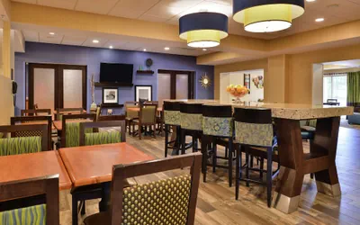 Photo 4 - Hampton Inn Harrisonburg - South