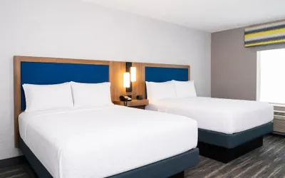 Photo 5 - Hampton Inn & Suites Chicago/St. Charles