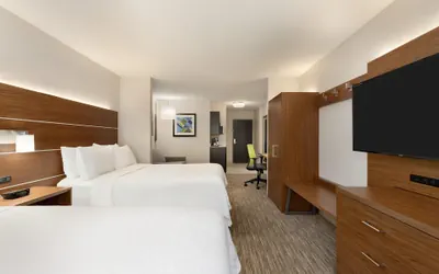 Photo 3 - Holiday Inn Express Hotel and Suites of Opelika/Auburn by IHG
