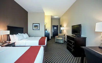 Photo 2 - Holiday Inn Express & Suites Green Bay East by IHG