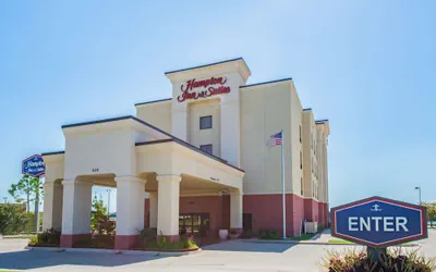 Photo 2 - Hampton Inn & Suites Oklahoma City - South