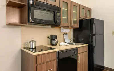 Photo 2 - Candlewood Suites Fort Myers Sanibel Gateway by IHG