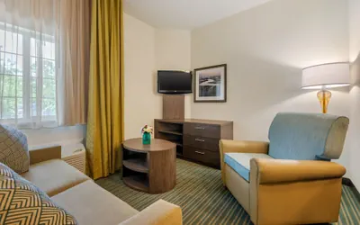 Photo 3 - Candlewood Suites Fort Myers Sanibel Gateway by IHG