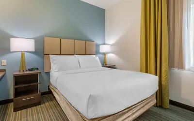 Photo 5 - Candlewood Suites Fort Myers Sanibel Gateway by IHG