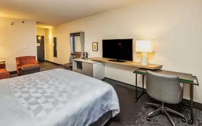 Photo 3 - Holiday Inn & Suites Memphis - Wolfchase Galleria by IHG