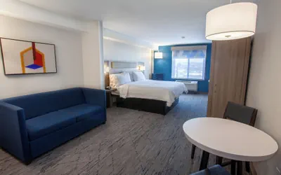 Photo 4 - Holiday Inn Express & Suites Logan by IHG