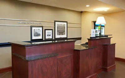 Photo 2 - Hampton Inn & Suites Indianapolis-Airport