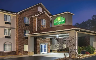 Photo 2 - La Quinta Inn & Suites by Wyndham Rome