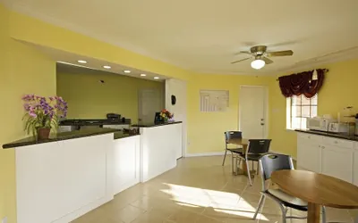 Photo 3 - Americas Best Value Inn Pryor
