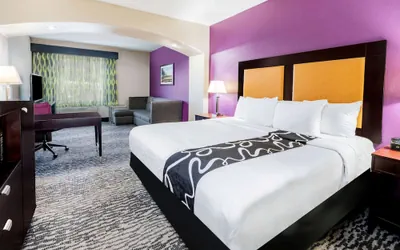 Photo 5 - La Quinta Inn & Suites by Wyndham DFW Airport West - Bedford