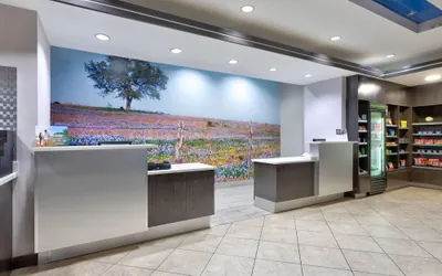Photo 2 - La Quinta Inn & Suites by Wyndham Fairfield TX