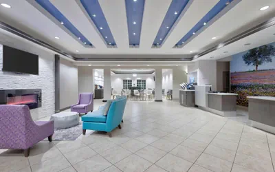 Photo 3 - La Quinta Inn & Suites by Wyndham Fairfield TX